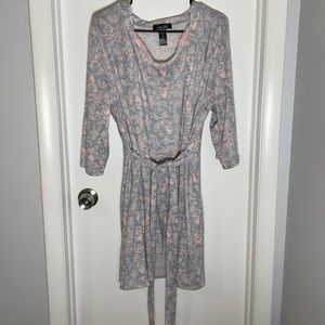 Matching night gown and robe size L